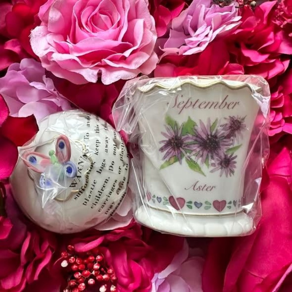 Avon September Aster Birthmonth Flower Candle Butterfly Porcelain Vintage NIB